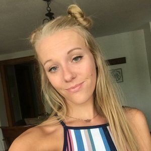 Meet your Posher, Alicia